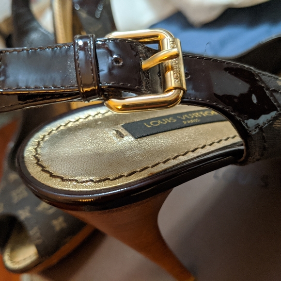 Louis Vuitton - Picture 10 of 12